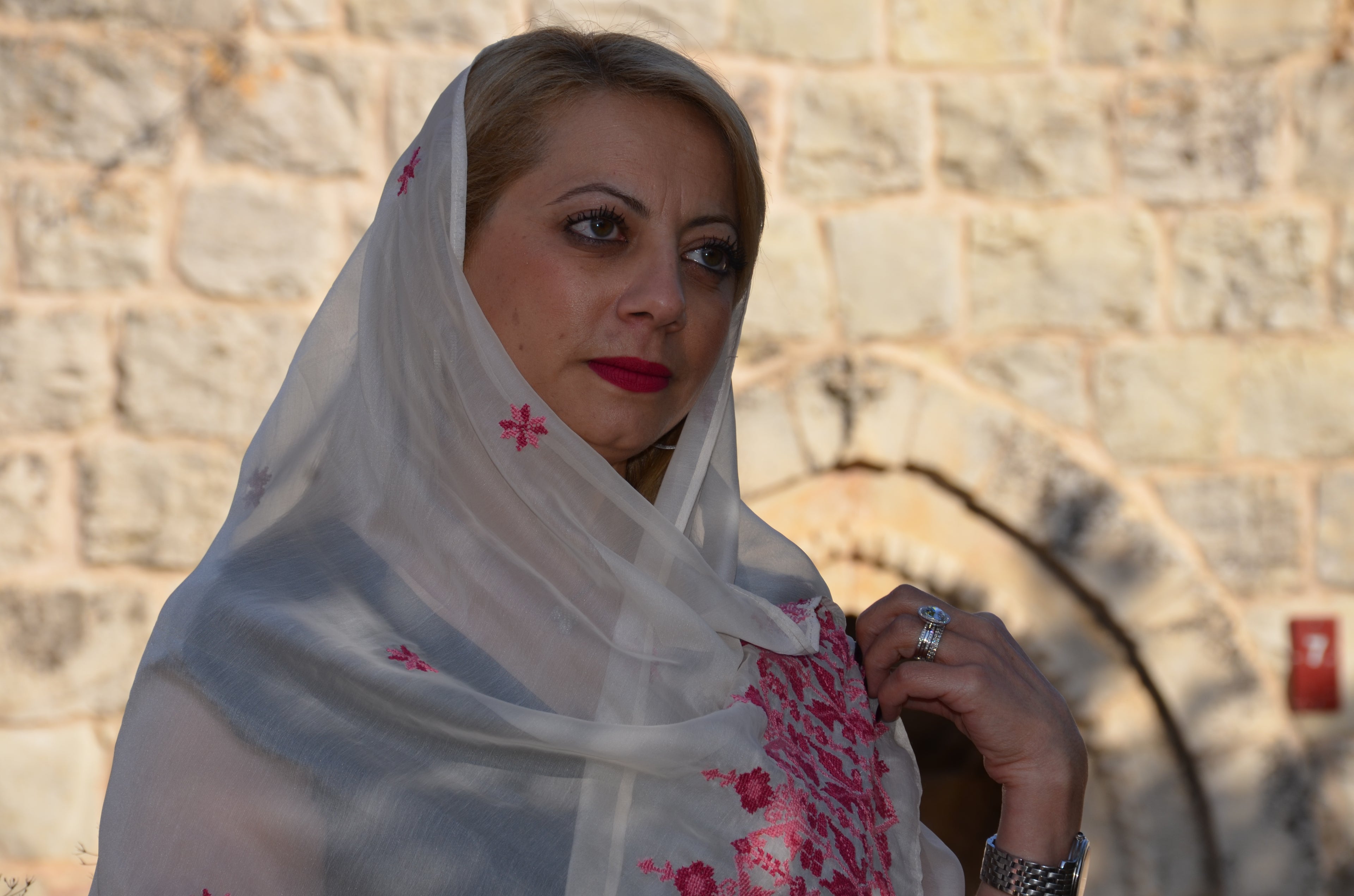 Hand-Embroidered Sheer Shawl – Beige with Pink Floral Motifs