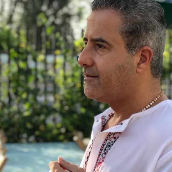 Hand-Embroidered White Men’s Shirt – Traditional Black & Red Palestinian Patterns